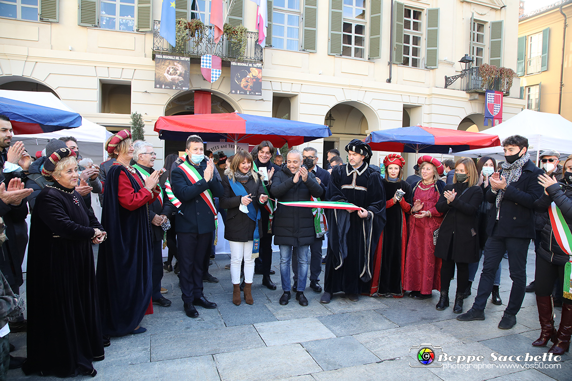 VBS_5837 - 10.ma Fiera Nazionale del Tartufo e Fiera dei Santi.jpg
